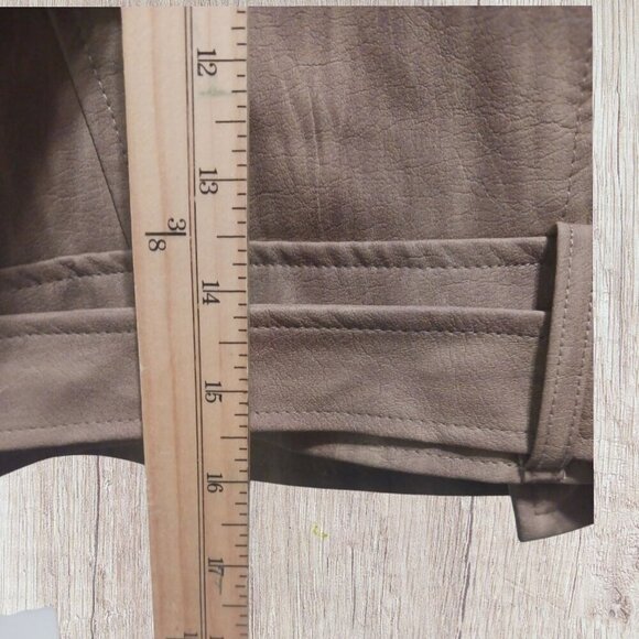 Dazy Womens Brown Faux Leather vest size medium tan color - Picture 7 of 14